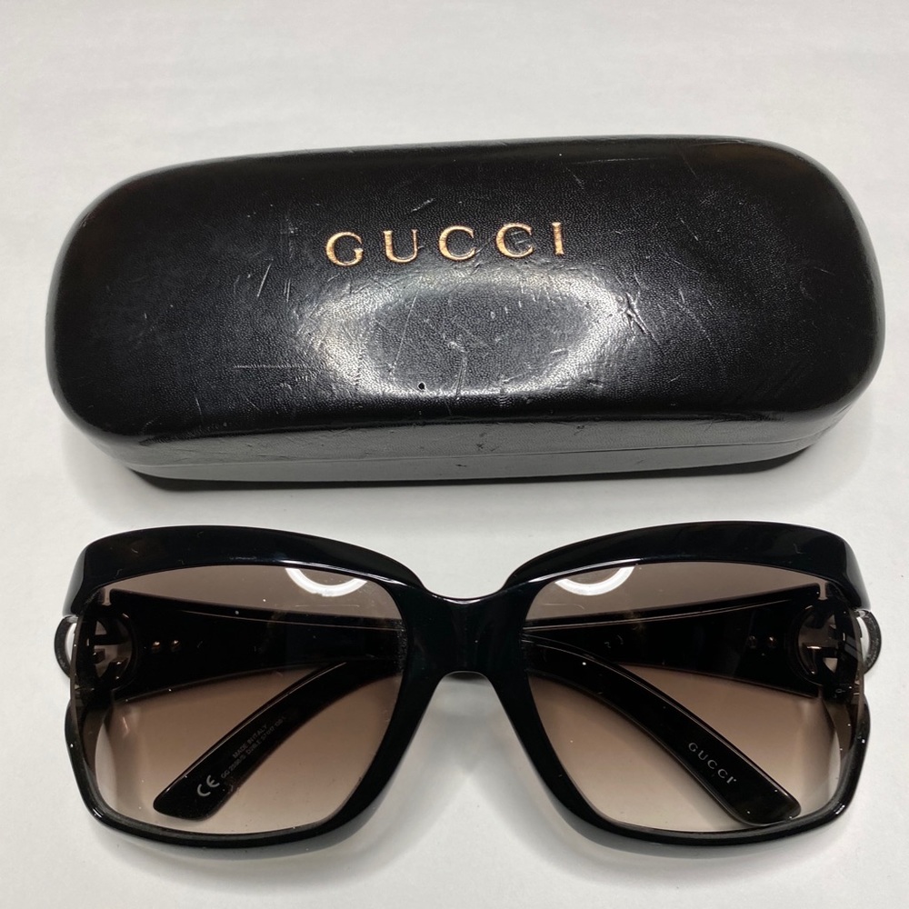 Gucci AUTHENTIC Black Square Sunglasses w/ Case